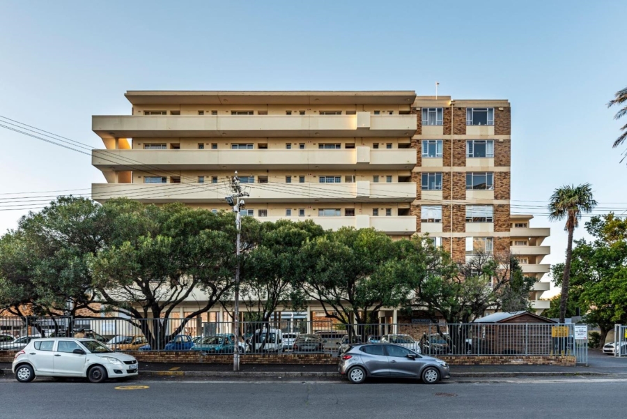 1 Bedroom Property for Sale in Gardens Western Cape